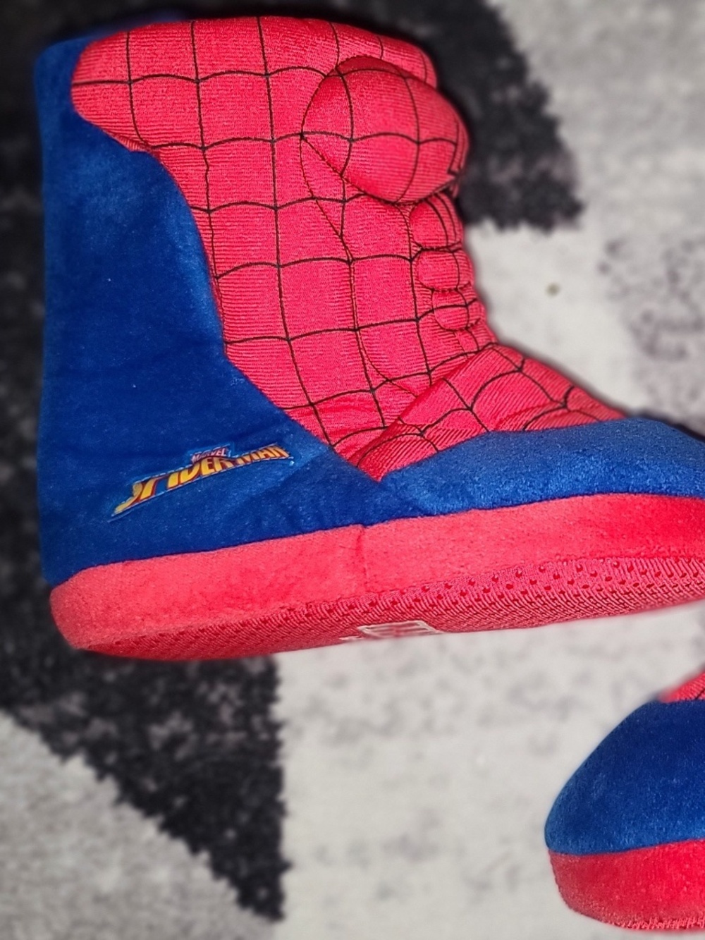Marvel Spider-Man plush slipper size 9/10